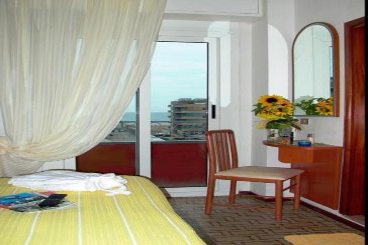 רימיני Hotel Alfredo'S מראה חיצוני תמונה